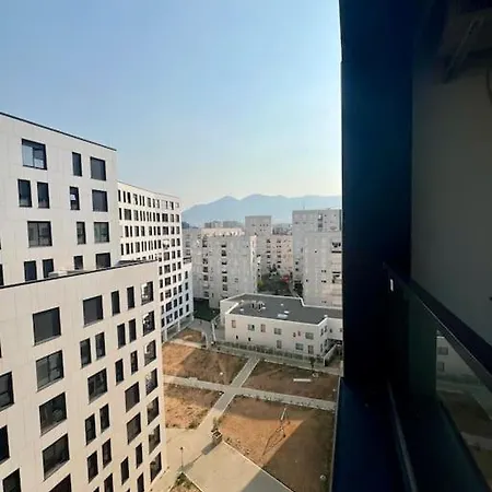 Urban Oasis Magnet 아파트