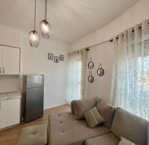 Urban Oasis Magnet Apartment *